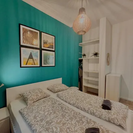 Azure - Modern 2br Apartment Pusztavacs