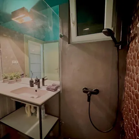 Azure - Modern 2br 아파트