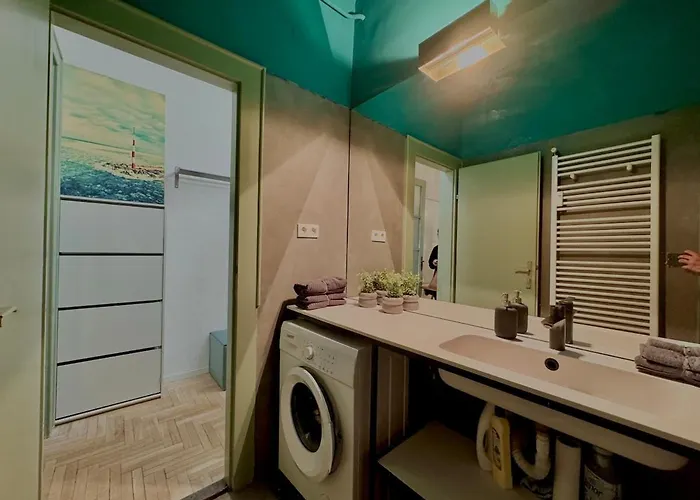 Azure - Modern 2br *